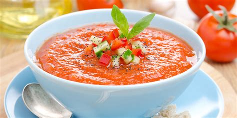   Gazpacho Andalucialainen Kesän Ruokapöydän Herkkuna! 